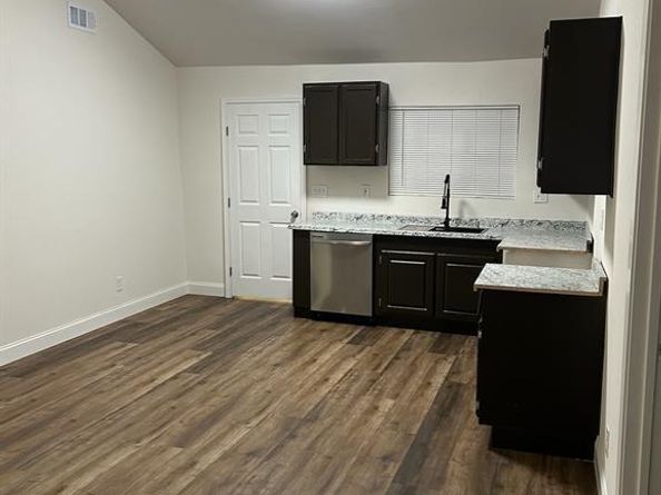 719 N Jefferson Street , Lancaster Texas 75146