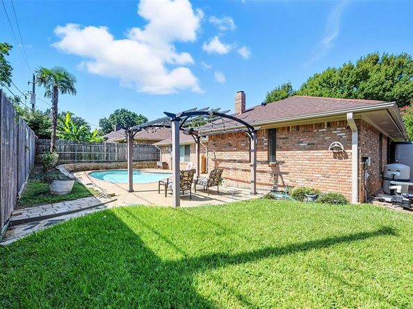 2707  Edinboro Drive , Arlington Texas 76012