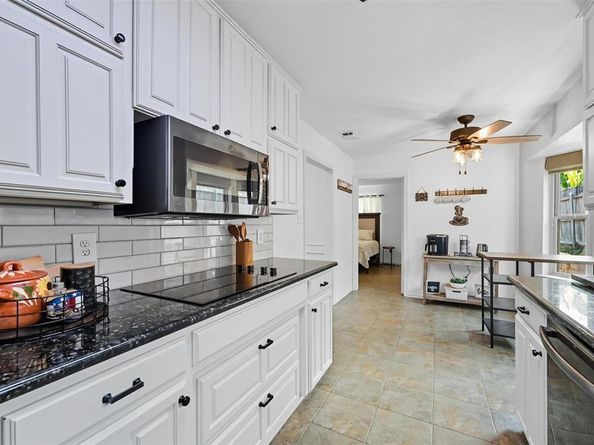 2707  Edinboro Drive , Arlington Texas 76012