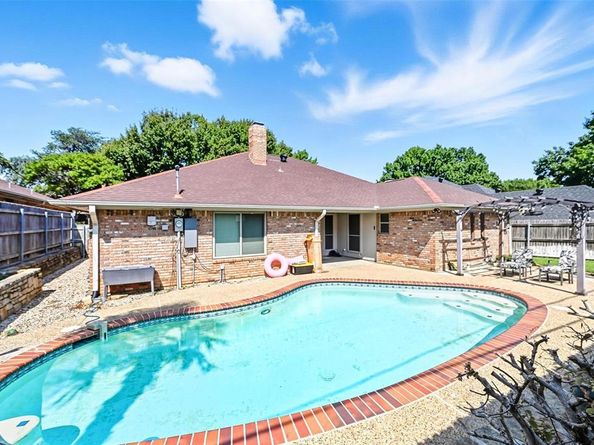 2707  Edinboro Drive , Arlington Texas 76012