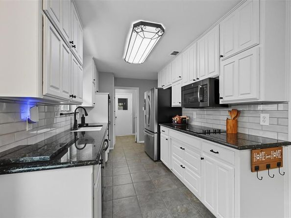 2707  Edinboro Drive , Arlington Texas 76012