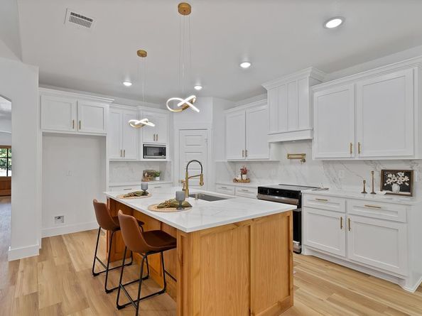 3412  Mount Horum Way , Fort Worth Texas 76105
