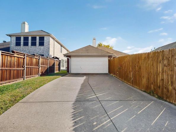 1123  Maple Creek Avenue , Allen Texas 75002