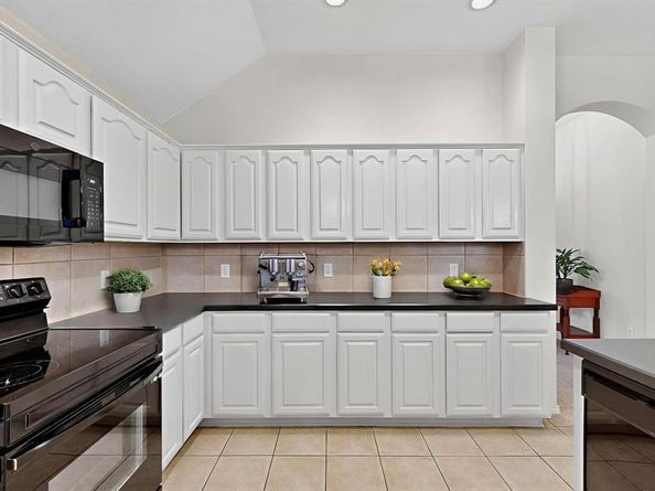 1123  Maple Creek Avenue , Allen Texas 75002