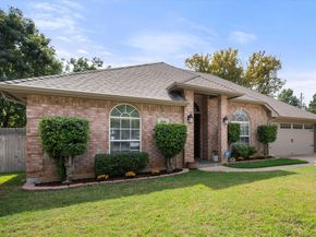 3806  Ivywood Court , Arlington Texas 76016