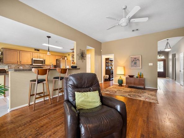 3806  Ivywood Court , Arlington Texas 76016