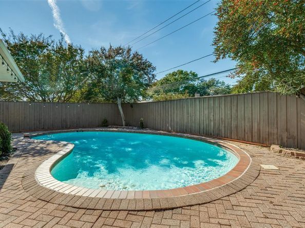 6315  Brook Lake Drive , Dallas Texas 75248