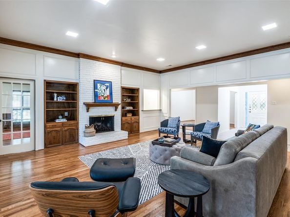 6315  Brook Lake Drive , Dallas Texas 75248