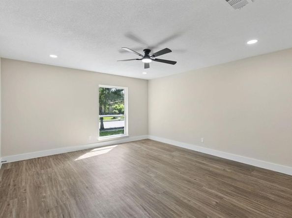 714  Pinehill Lane , Grand Prairie Texas 75052