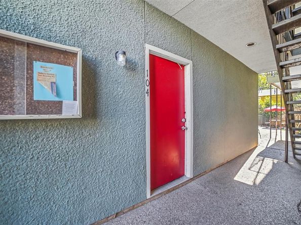 5620  Live Oak Street  104, Dallas Texas 75206
