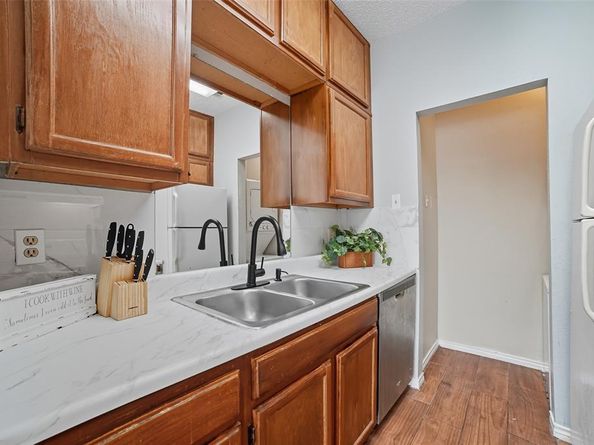 5620  Live Oak Street  104, Dallas Texas 75206