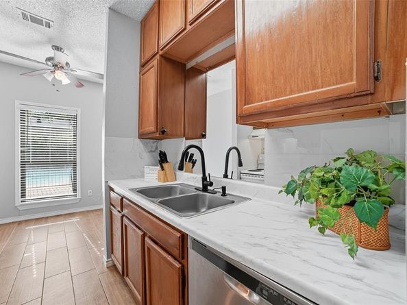 5620  Live Oak Street  104, Dallas Texas 75206