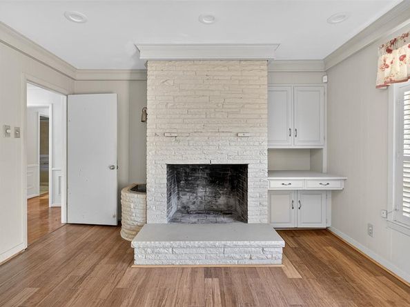 6606  Royal Lane , Dallas Texas 75230