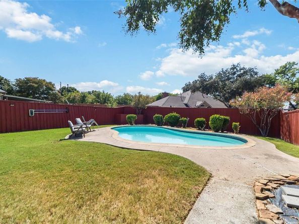 1920  Avignon Court  , Carrollton Texas 75007
