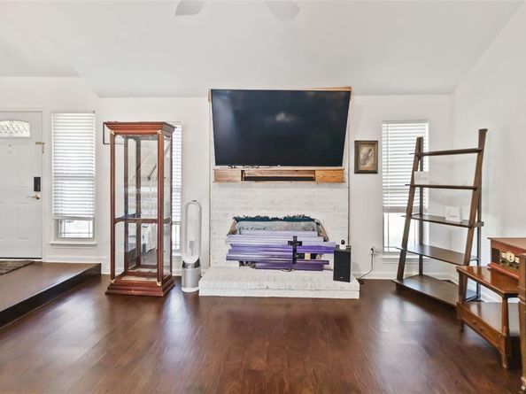 1920  Avignon Court  , Carrollton Texas 75007