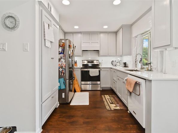 1920  Avignon Court  , Carrollton Texas 75007
