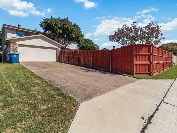 1920  Avignon Court  , Carrollton Texas 75007