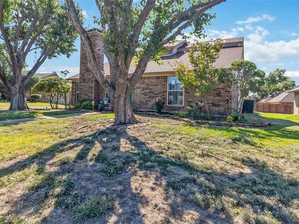 1920  Avignon Court  , Carrollton Texas 75007