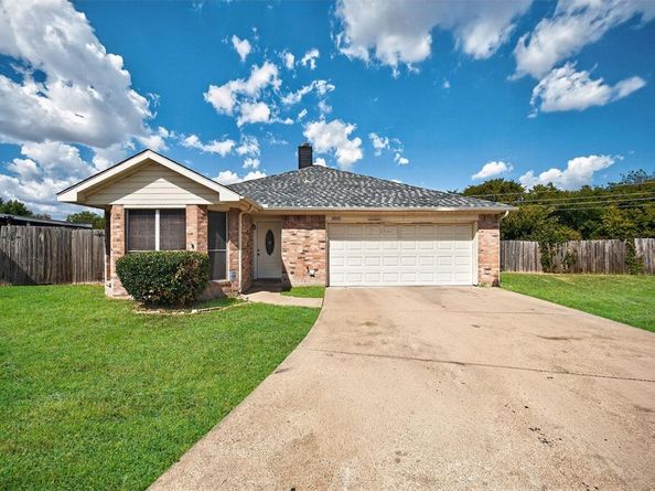 3001  Green Vista Court , Grand Prairie Texas 75052