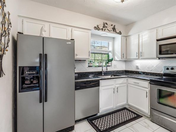 15151  Berry Trail  1307, Dallas Texas 75248
