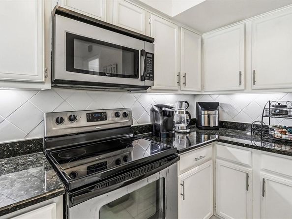 15151  Berry Trail  1307, Dallas Texas 75248