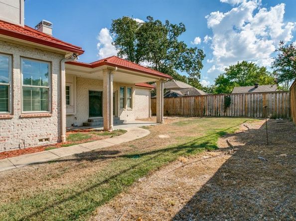 1513  Canyon Oaks Drive , Irving Texas 75061
