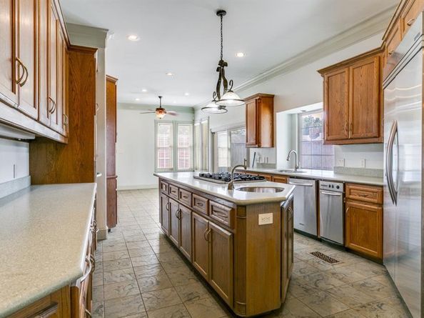 1513  Canyon Oaks Drive , Irving Texas 75061