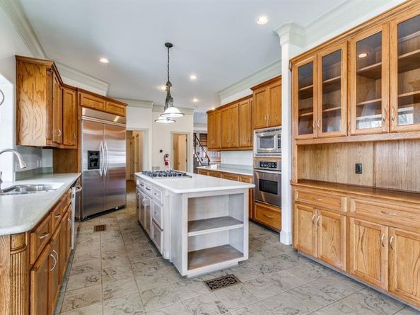 1513  Canyon Oaks Drive , Irving Texas 75061
