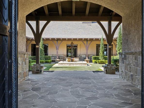 11001  Southerland Drive , Denton Texas 76207