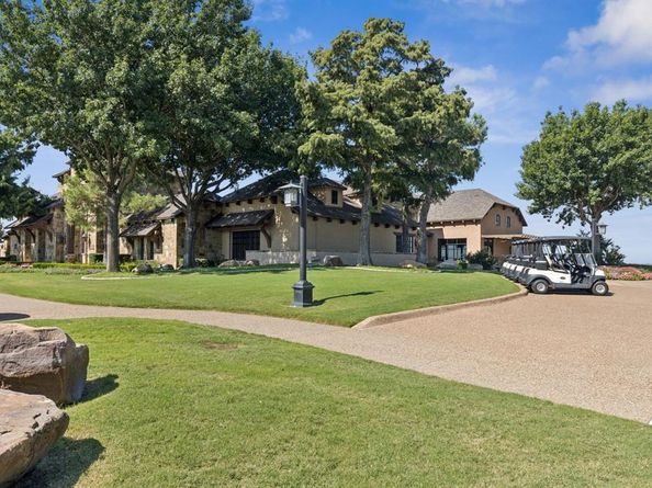 11001  Southerland Drive , Denton Texas 76207