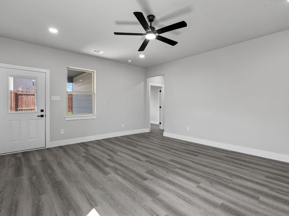 1467  Barrel Drive , Dallas Texas 75253