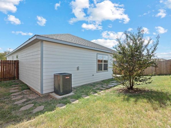1467  Barrel Drive , Dallas Texas 75253