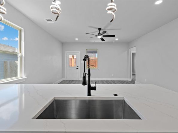 1467  Barrel Drive , Dallas Texas 75253
