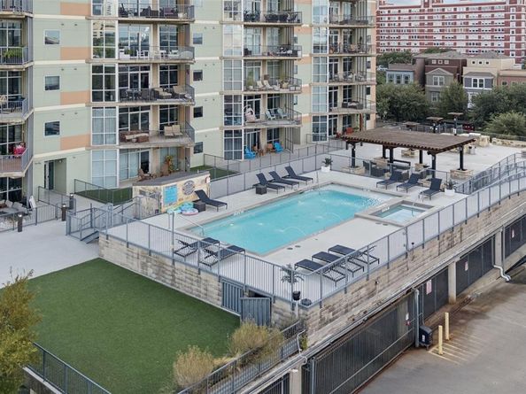 1001  Belleview Street  303, Dallas Texas 75215