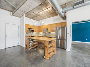1001  Belleview Street  303, Dallas Texas 75215