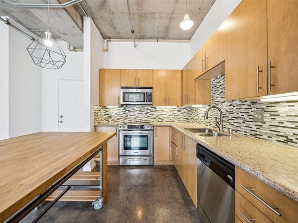 1001  Belleview Street  303, Dallas Texas 75215