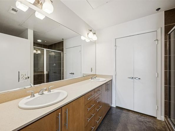1001  Belleview Street  303, Dallas Texas 75215