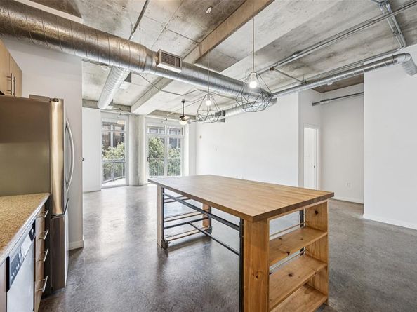 1001  Belleview Street  303, Dallas Texas 75215