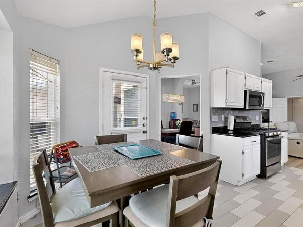 211  Ember Glen Drive , Arlington Texas 76018