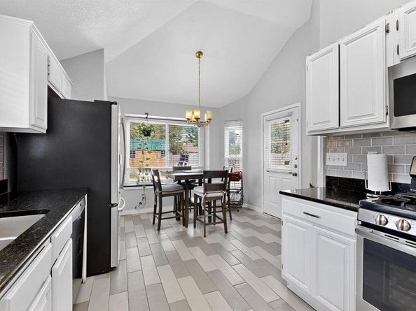 211  Ember Glen Drive , Arlington Texas 76018