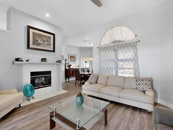211  Ember Glen Drive , Arlington Texas 76018