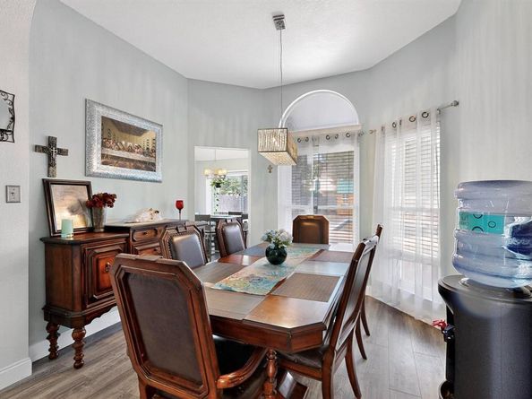 211  Ember Glen Drive , Arlington Texas 76018