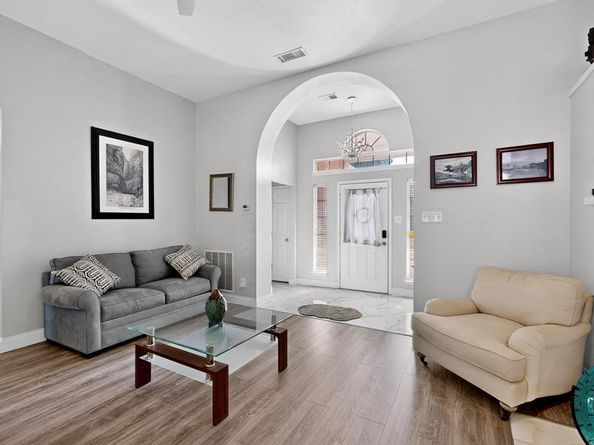 211  Ember Glen Drive , Arlington Texas 76018