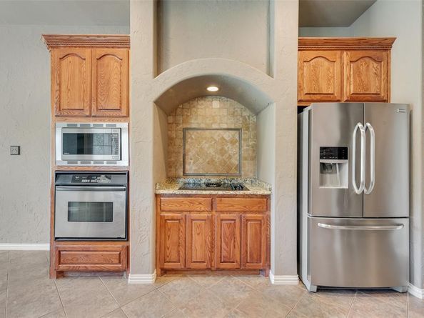 132  Silver Rose Boulevard , Burleson Texas 76028