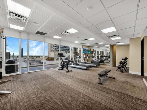 2408  Victory Park Lane  832, Dallas Texas 75219