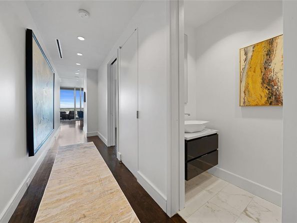 2408  Victory Park Lane  832, Dallas Texas 75219