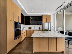 2408  Victory Park Lane  832, Dallas Texas 75219