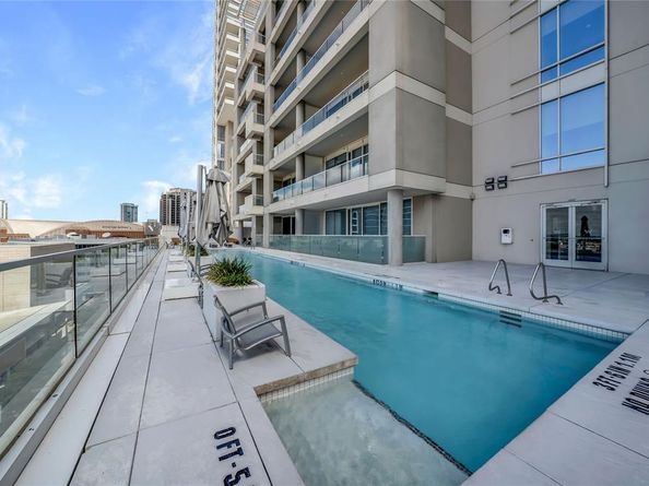 2408  Victory Park Lane  832, Dallas Texas 75219