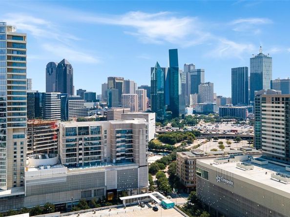 2408  Victory Park Lane  832, Dallas Texas 75219