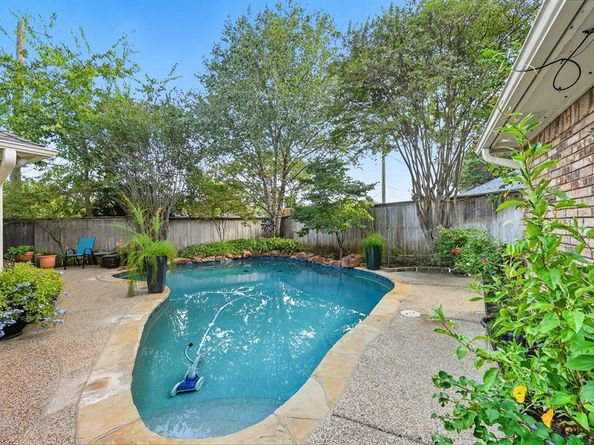 4306  Essex Court , Arlington Texas 76016